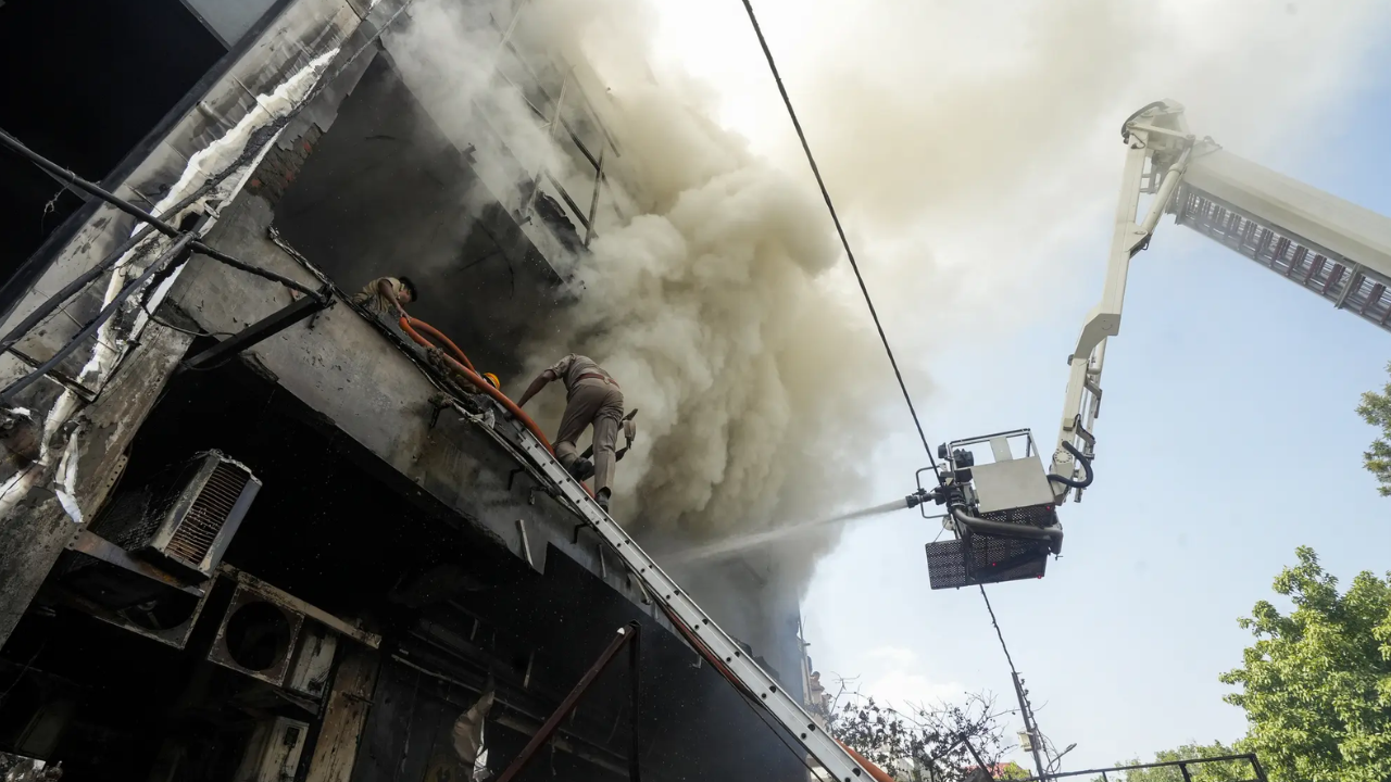 Yogi Adityanath cuts short west UP tour after Lucknow coaching centre fire