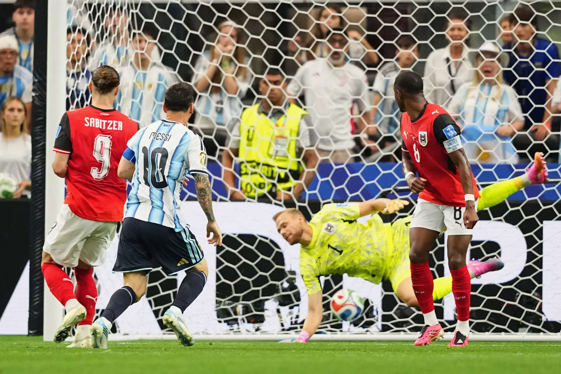 Lionel Messi breaks World Cup scoring record with his 17th and 18th goals in Argentina win