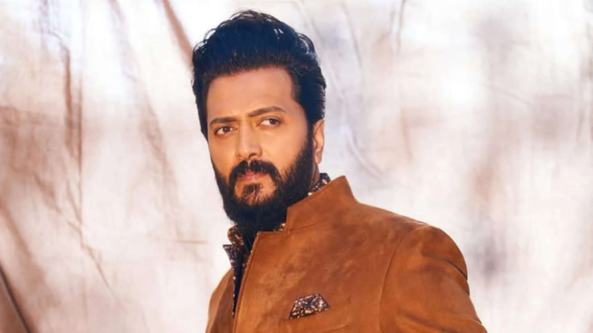 Riteish Deshmukh fires back after reporter references Salman and Sanjay’s past legal controversies