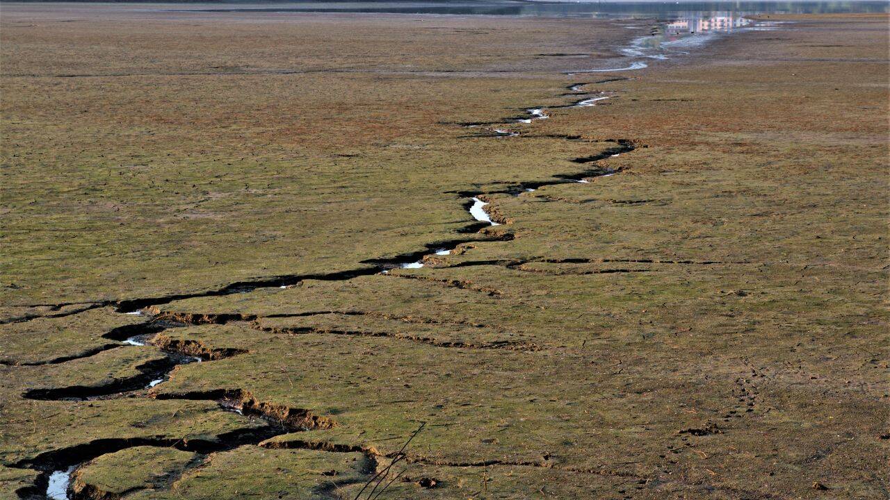 Mysterious deep earthquakes beneath Utah and Wyoming are puzzling scientists