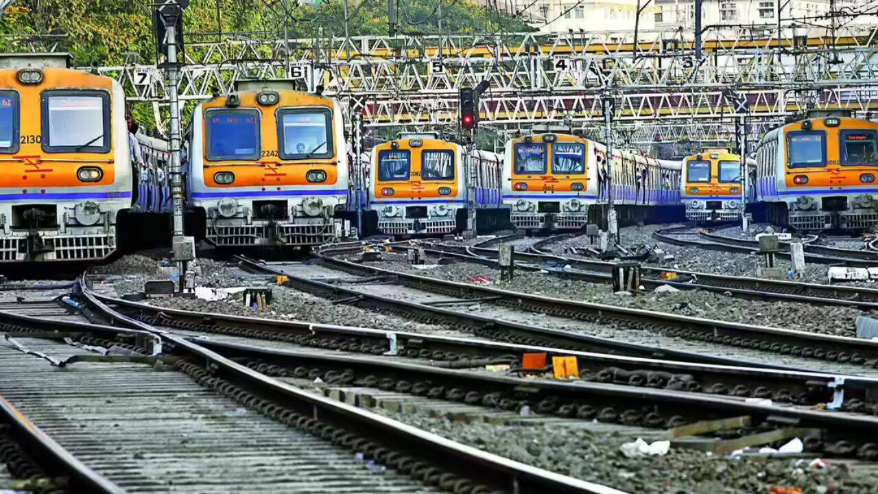 22-year-old stabbed on Mumbai local after argument over train door