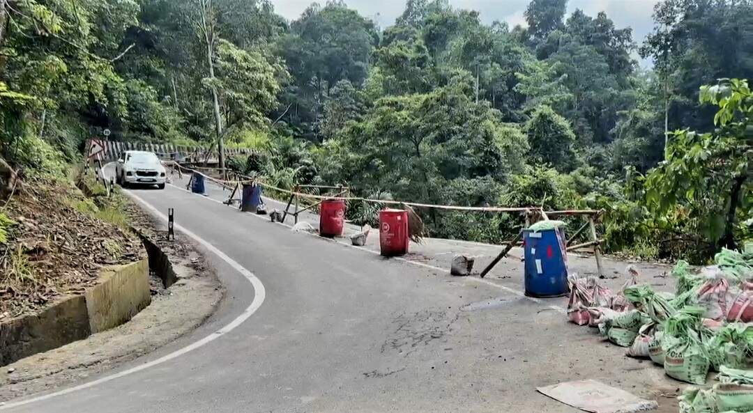 e593c577-92ca-4a36-8924-fd5d1beb8323_The_highway._.jpg