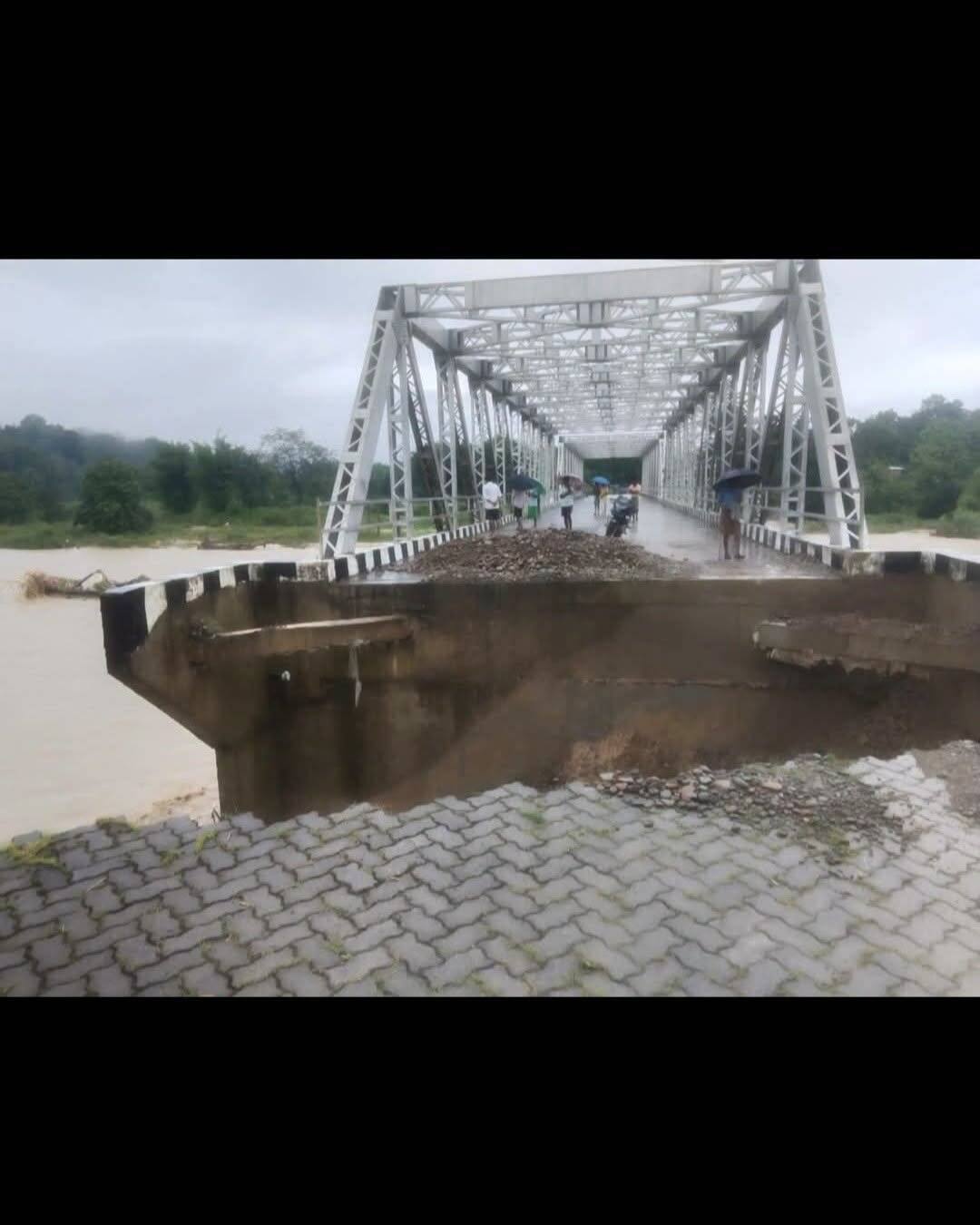 fd373b65-f39c-43b5-bf5f-60d051ef07a2_Bridge_over_Doloo_river.jpg