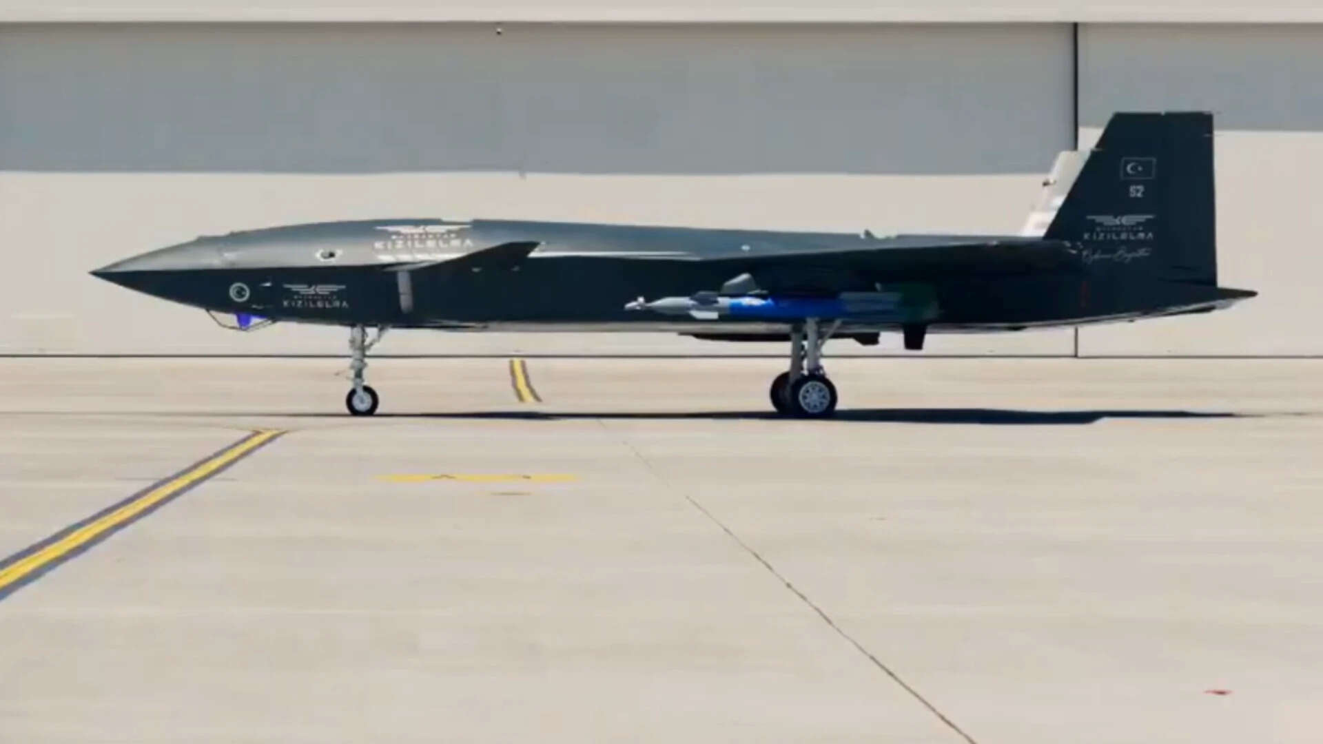 Türkiye's next-gen unmanned fighter demonstrates precision strike capability