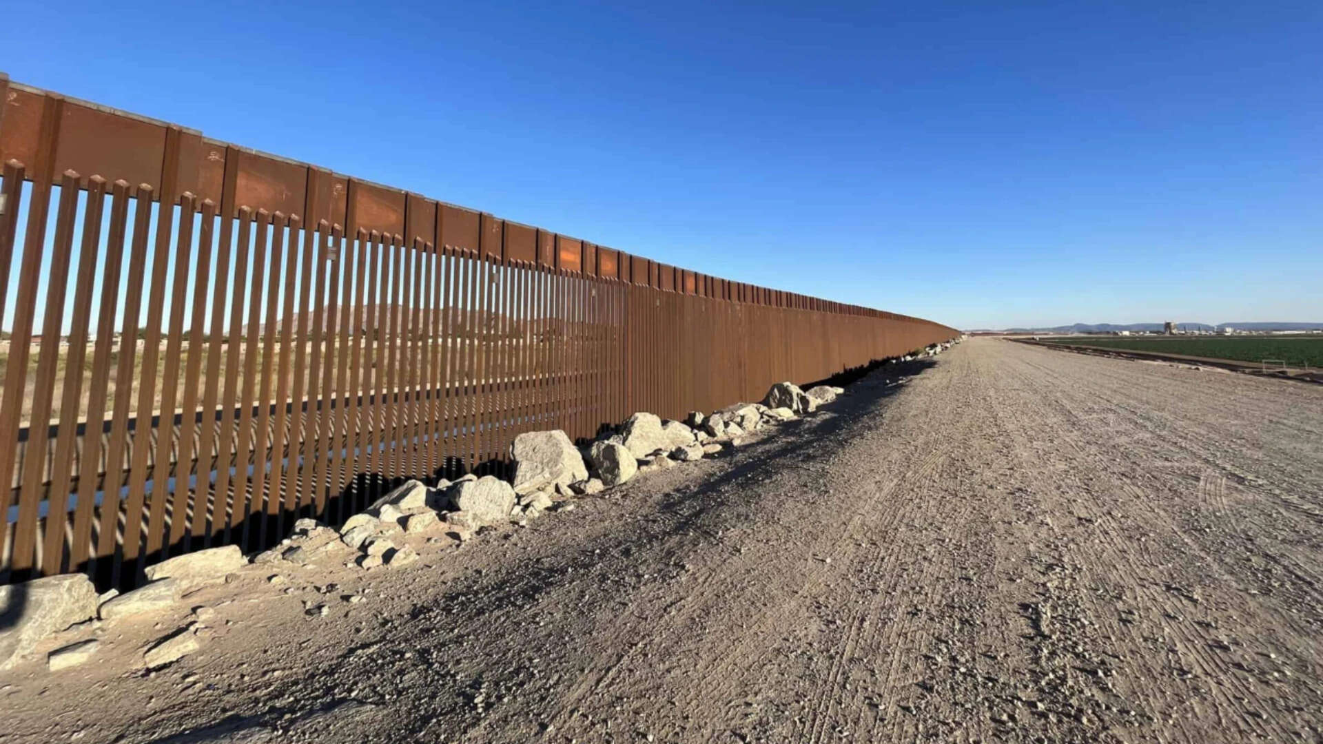 Non-citizens arriving at US border do not automatically get asylum, can be turned away