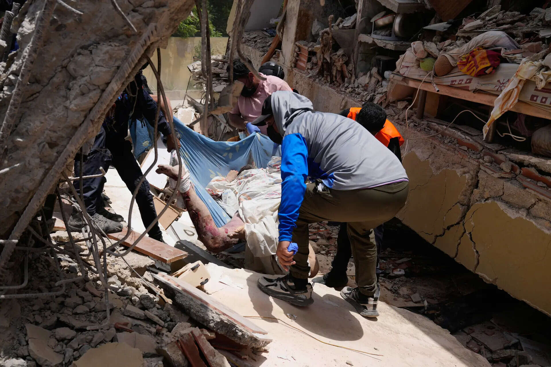 Photos show rescue efforts across earthquake-ravaged Venezuela