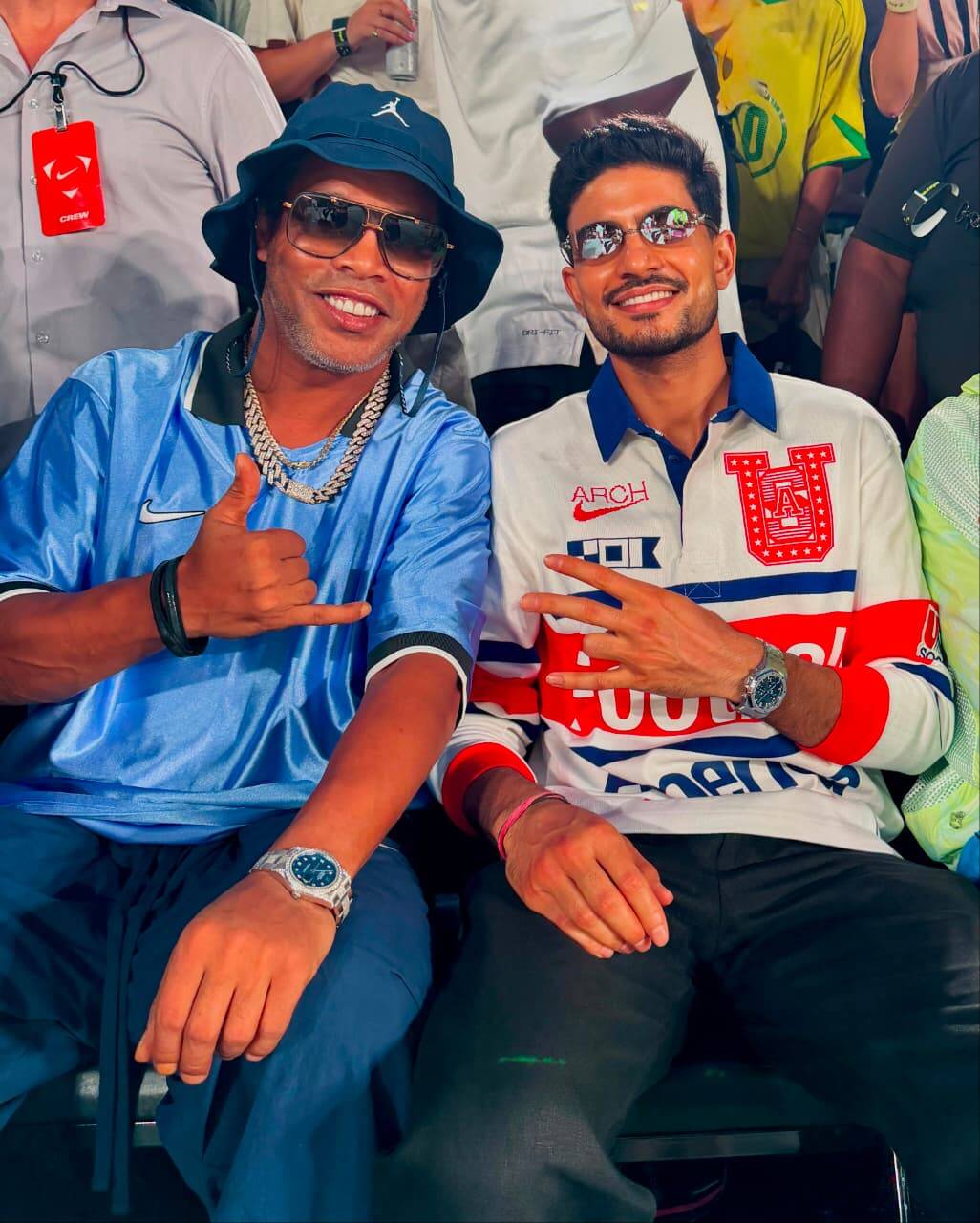 gill-meets-ronaldinho.jpg