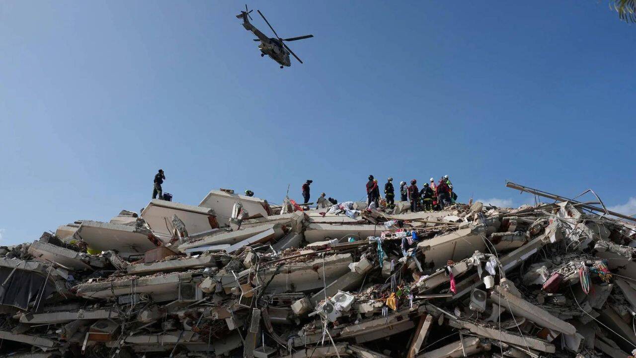 'They came to take selfies, not to help': Venezuela quake victims rage as death toll hits 1,430