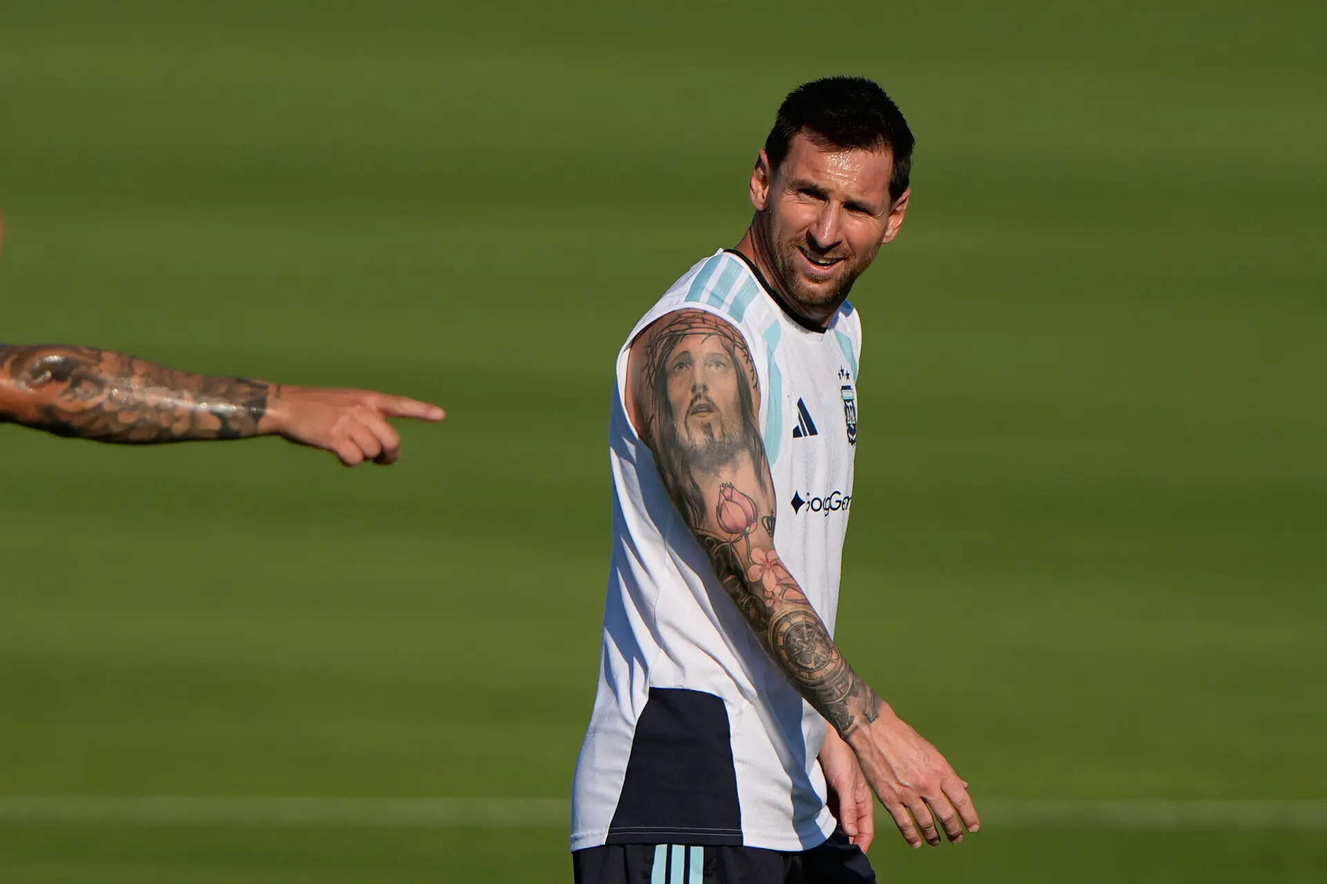Messi becomes first to score in 7 straight World Cup games while extending goals record