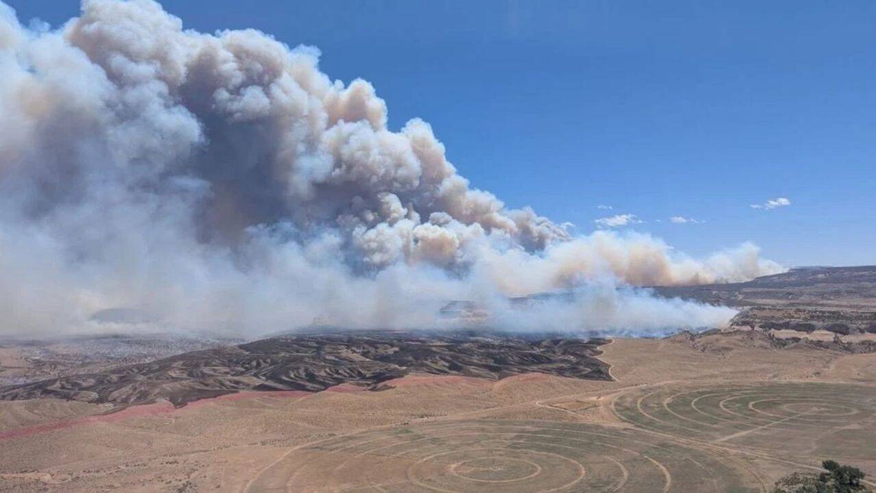 3 firefighters killed battling wildfires on Colorado-Utah border, blazes spread across US West