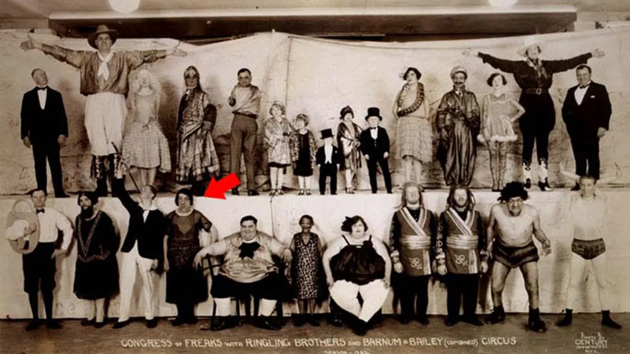  rarehistoricalphotos.com)