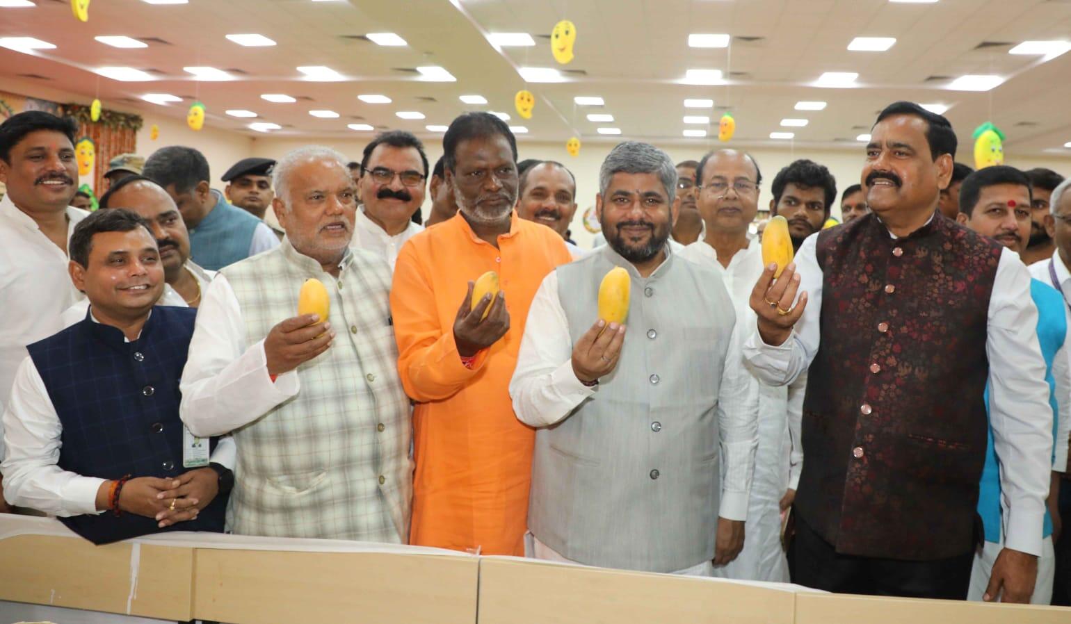 22851b9e-56bc-4628-8cf9-ead39ccca84c_28.06.2026_BGP_PHOTO-2-Bihar_Minister_Shrawan_Kumar_And_Others_Partcipating_In_Two-Day_National_Mango_Conclave_At_Bihar_Agricultural_University.jpeg