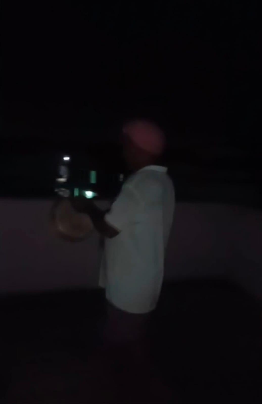 1c915067-99fe-4bc1-90ad-eeab79c4d254_Torch_flashlights_mark_the_protest_in_Barkagaon.Vishvendu_Jaipuriar.jpg