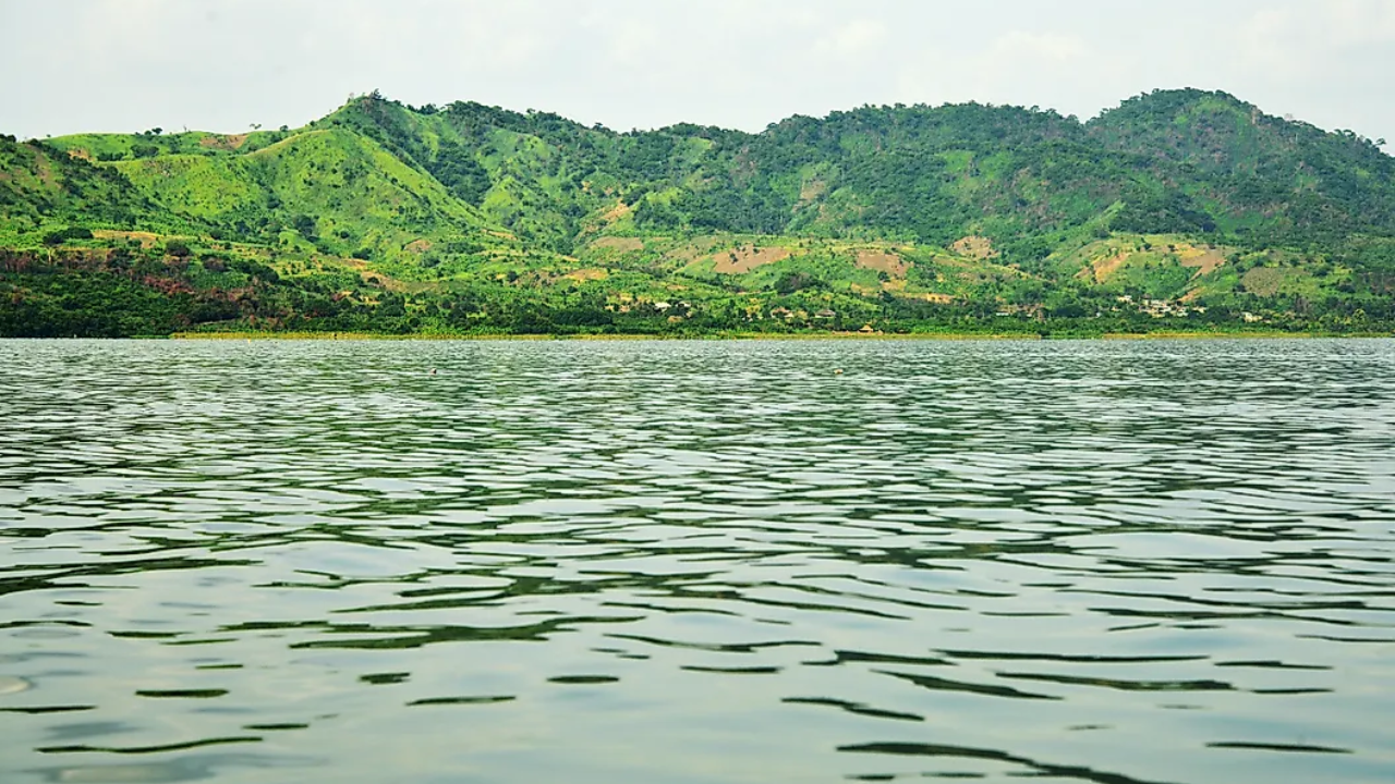 7 lakes created by meteor impacts around the world: From Lake Manicouagan to Clearwater Lakes