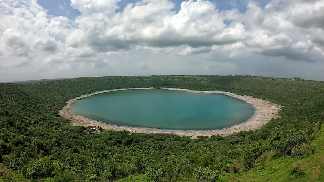 7 lakes created by meteor impacts around the world: From Lake Manicouagan to Clearwater Lakes