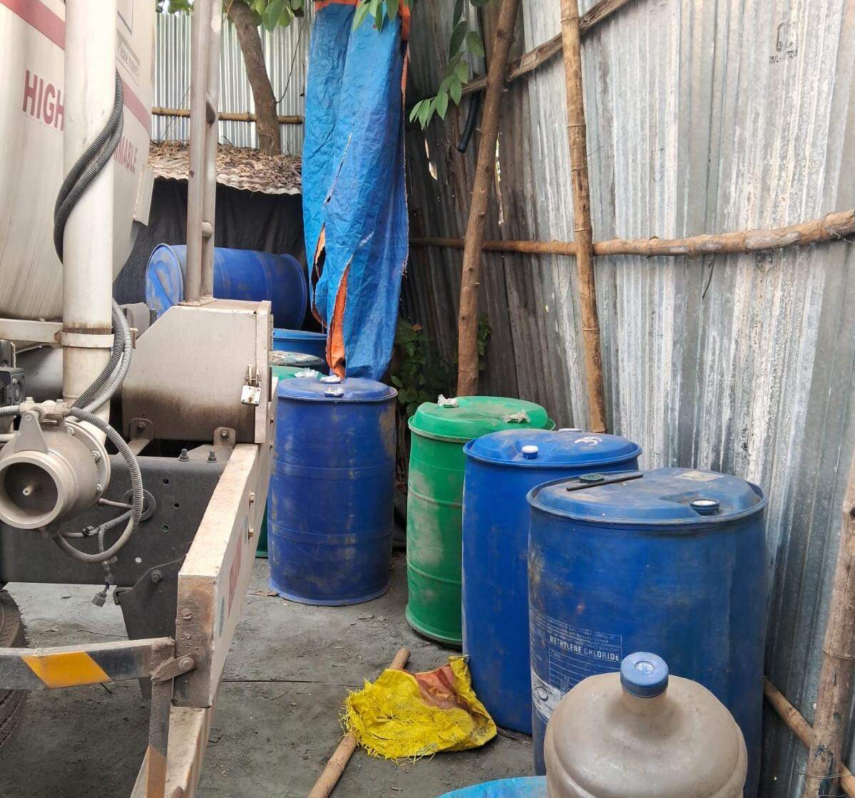 cd26ca59-17d0-4509-abe6-00c26d8bb2eb_illegal_diesel_petrol_racket_busted_in_bokaro_4.jpeg