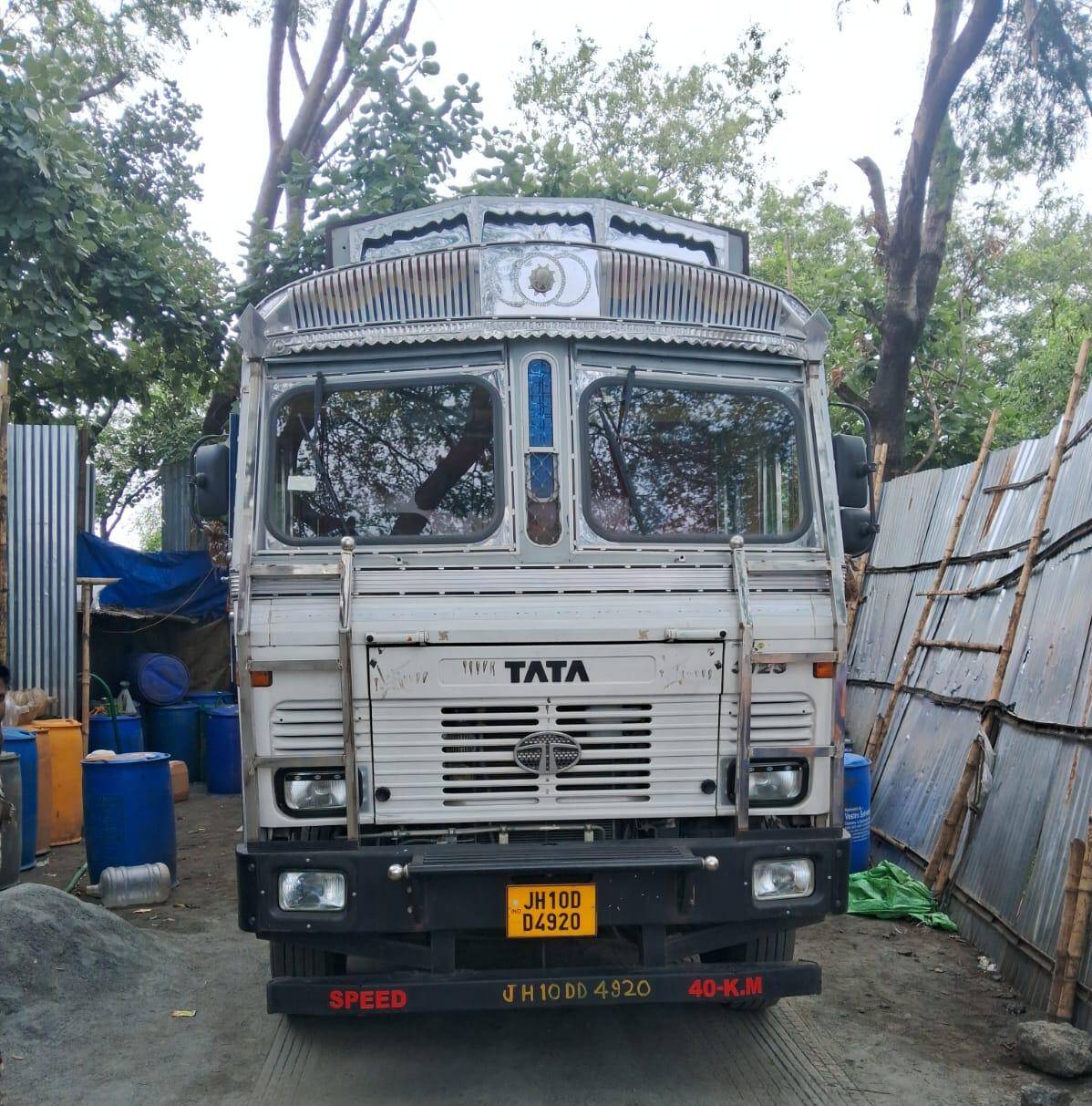 8755378a-5684-4876-972d-efae4c97fe46_illegal_diesel_petrol_racket_busted_in_bokaro_2.jpeg