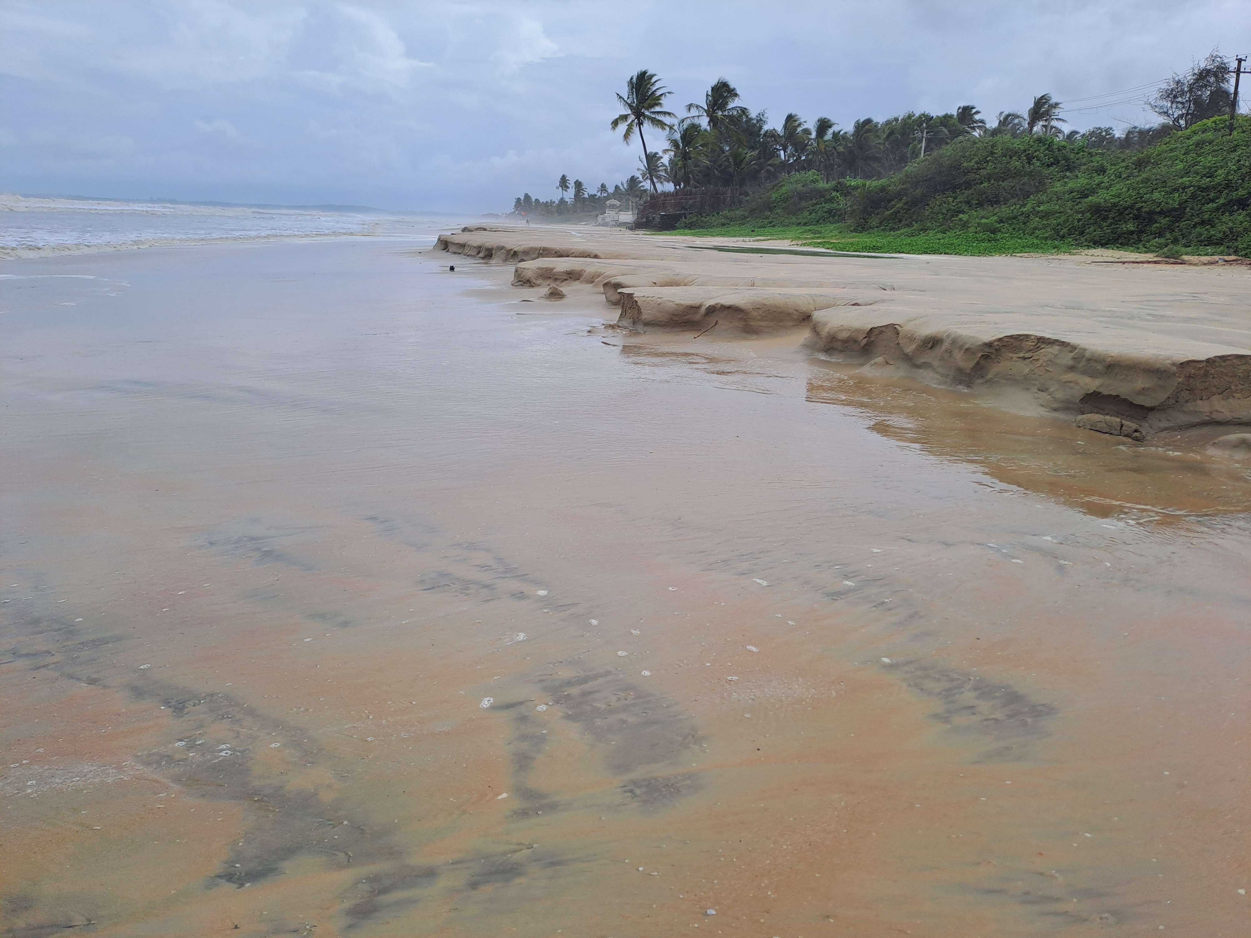 8669db89-ebda-4f6a-a18a-ed3a312708fb_Sand_erosion_at_Sernabatim_beach_2.jpg