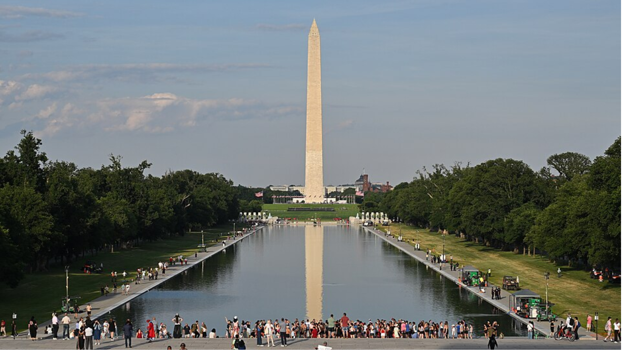 Wikimedia Commons The Washington Monument reflecting in the Lincoln Memorial Reflecting Pool after the pool was restored and painted blue. . Image Credit Wikimedia Commons
