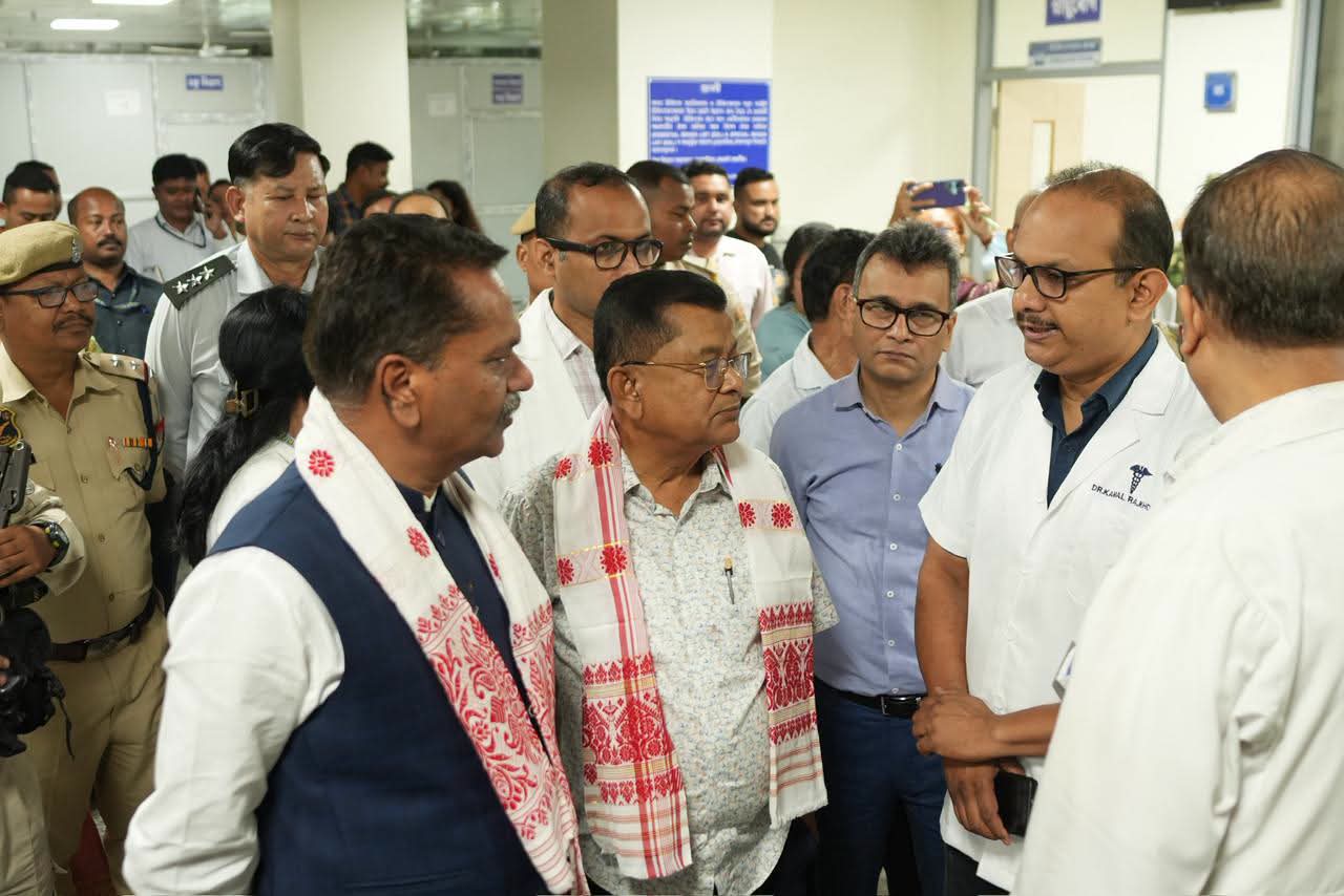 119caf4f-c2c1-413f-8c3b-a446a382f406_Health_Minister_at_AMCH.jpg