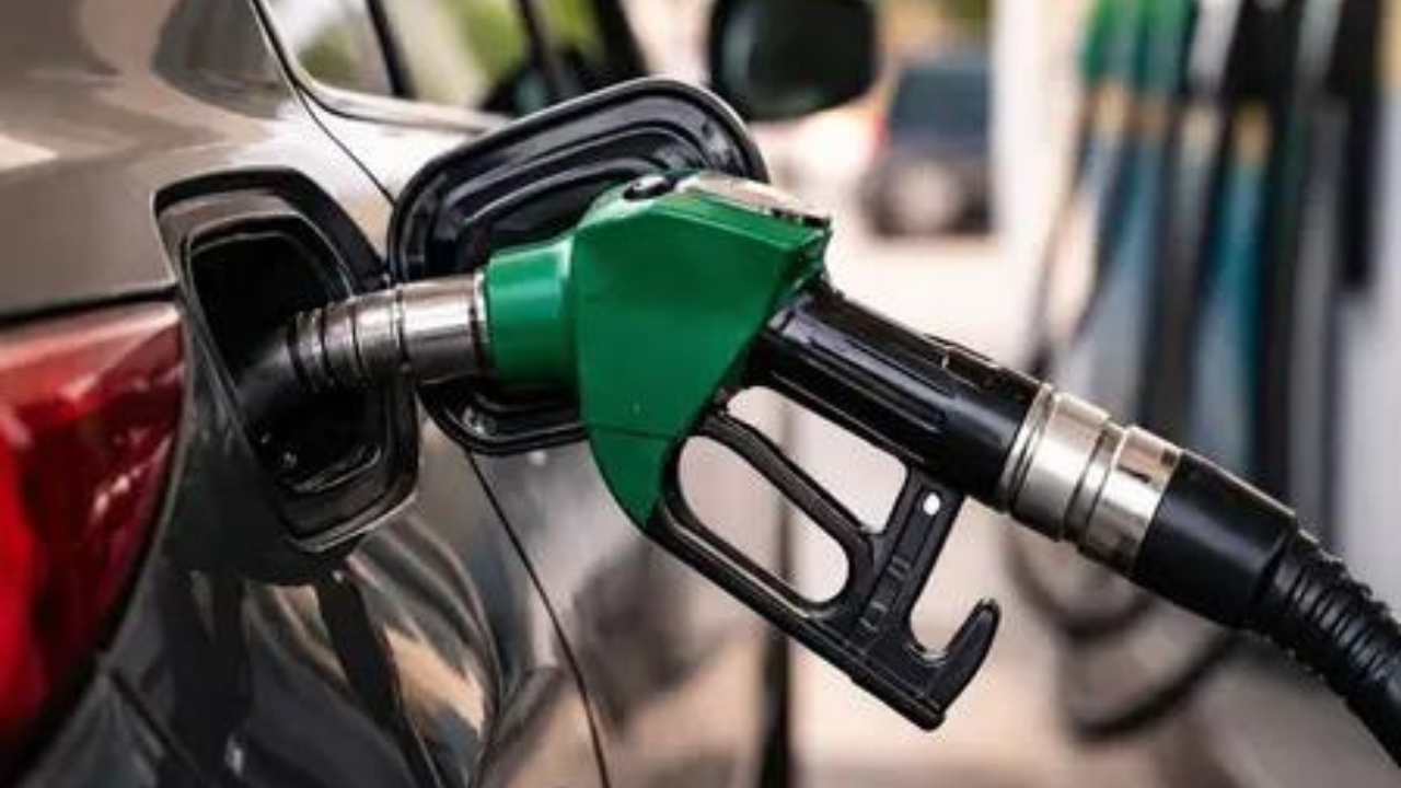 Nayara Energy cuts petrol by Rs 5 per litre, diesel by Rs 3