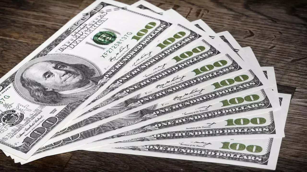 RBI's net short forward position hits record $106.6 billion amid rupee pressure