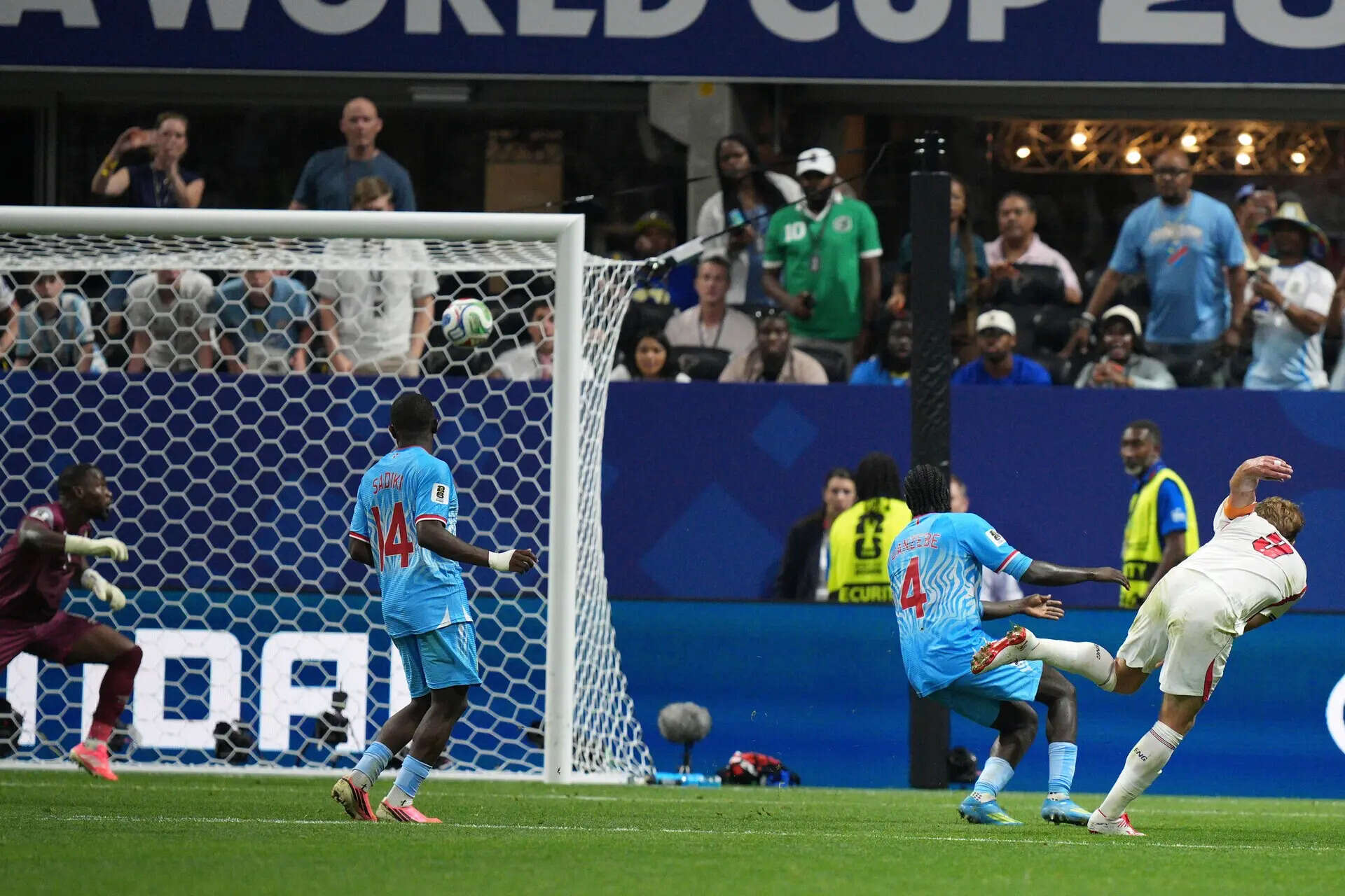 કોંગો ઈંગ્લેન્ડ WCup સોકર
