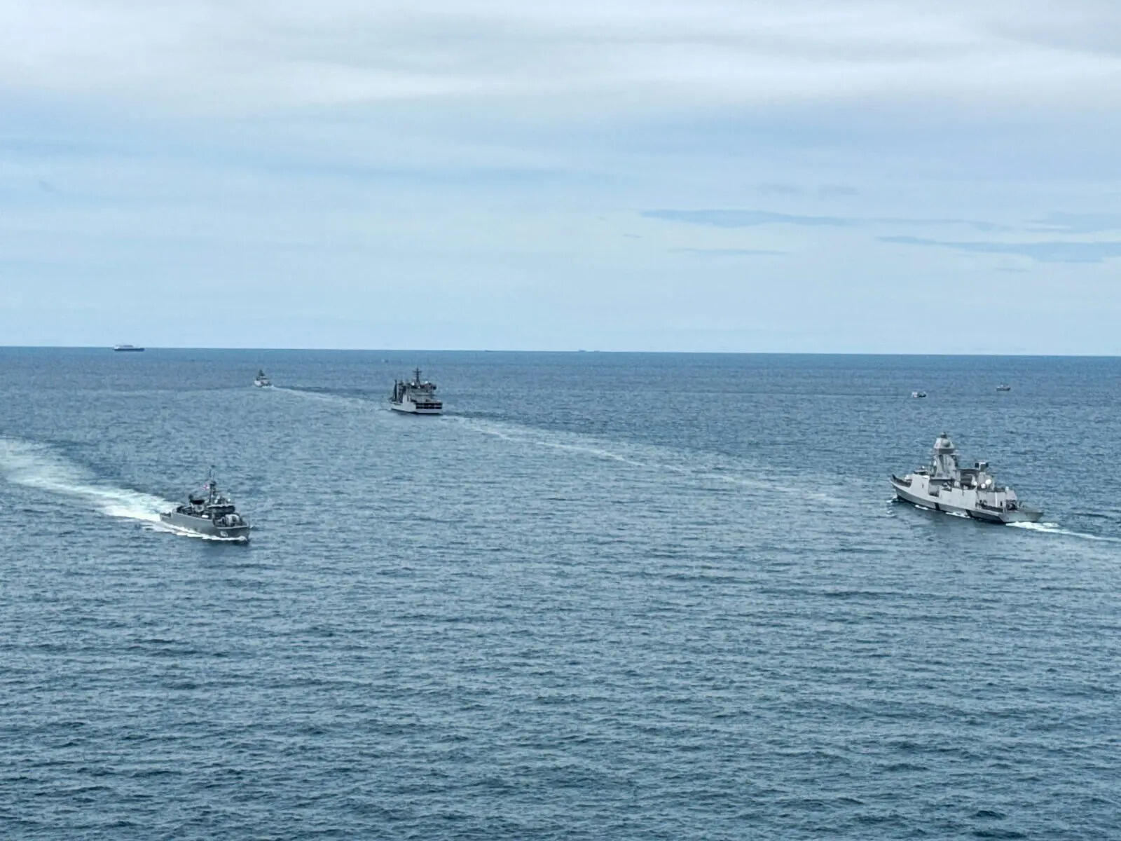 Indian Navy foils piracy bid in Gulf of Aden; MARCOS secure cargo ship carrying critical consignment for India