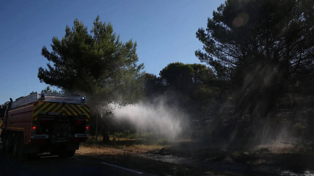 More than 1,200 hectares burnt! Firefighters battle southern France wildfires after deadly heatwave