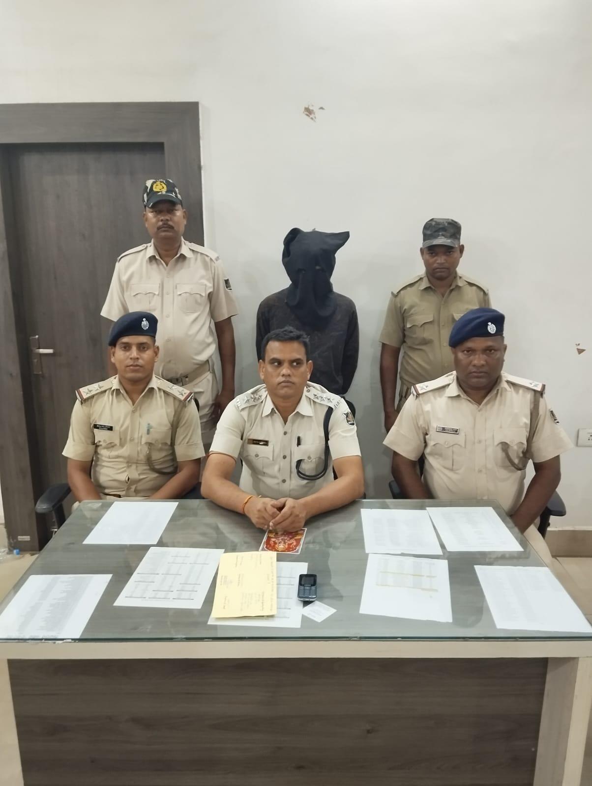 9c73e48c-153d-4a1f-83e9-ad86c4d18ec3_02BhuRourkela_photo_accused_arrested.jpg