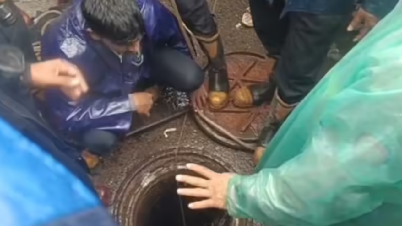 Man drowns in open manhole on Sakinaka road during downpour; 4 BMC officials suspended