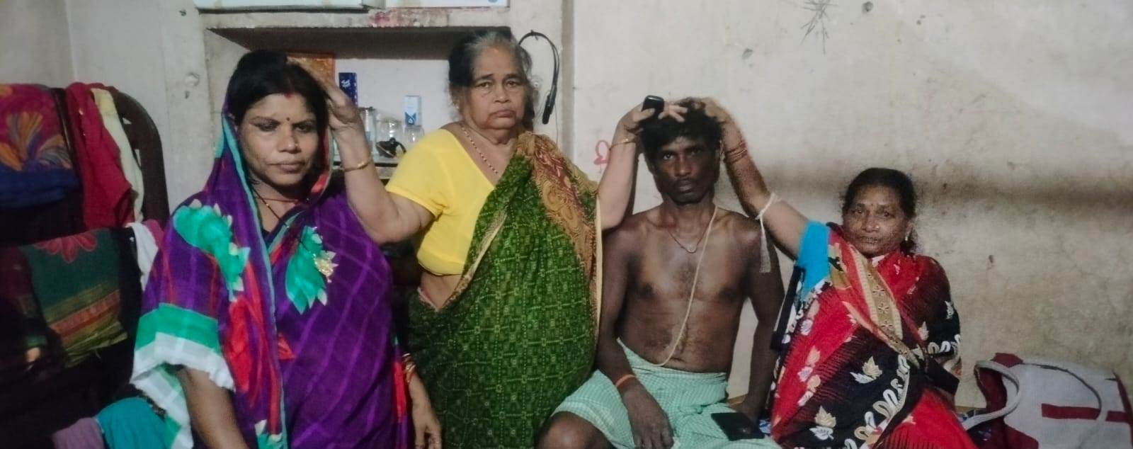 224e21f8-fc76-432a-b03e-f6d0f0528e04_lingaraj_Pradhan_reunited_with_his_mother_and_other_family_members_after_21_years_thanks_to_SIR_exercise.jpg