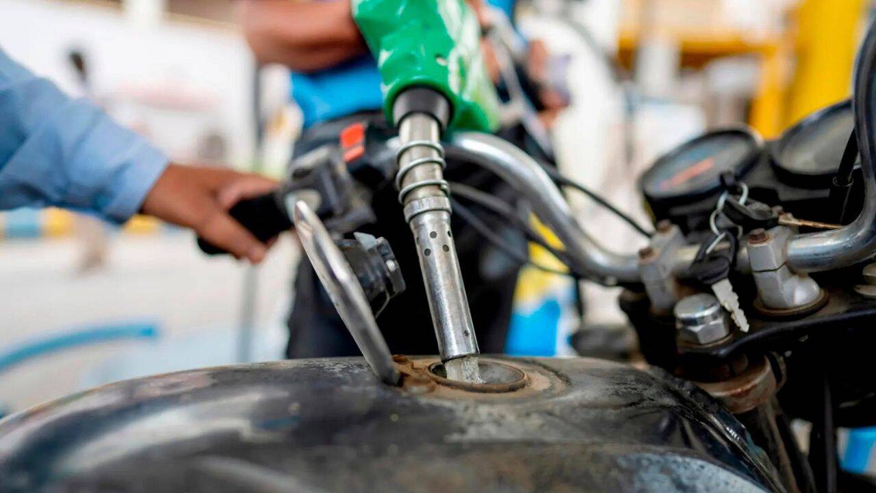 Government clarifies E20 fuel won't damage vehicle engines