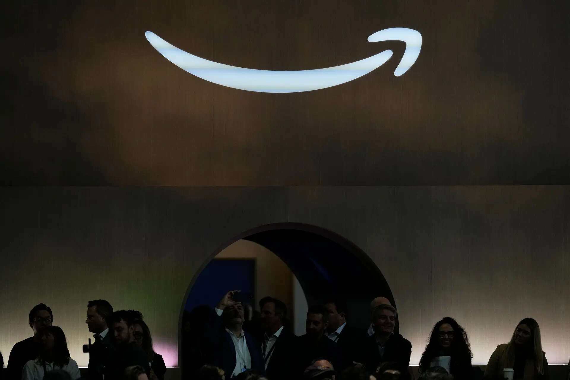Amazon Deploys Wearable Tech to Track Warehouse Staff Movements