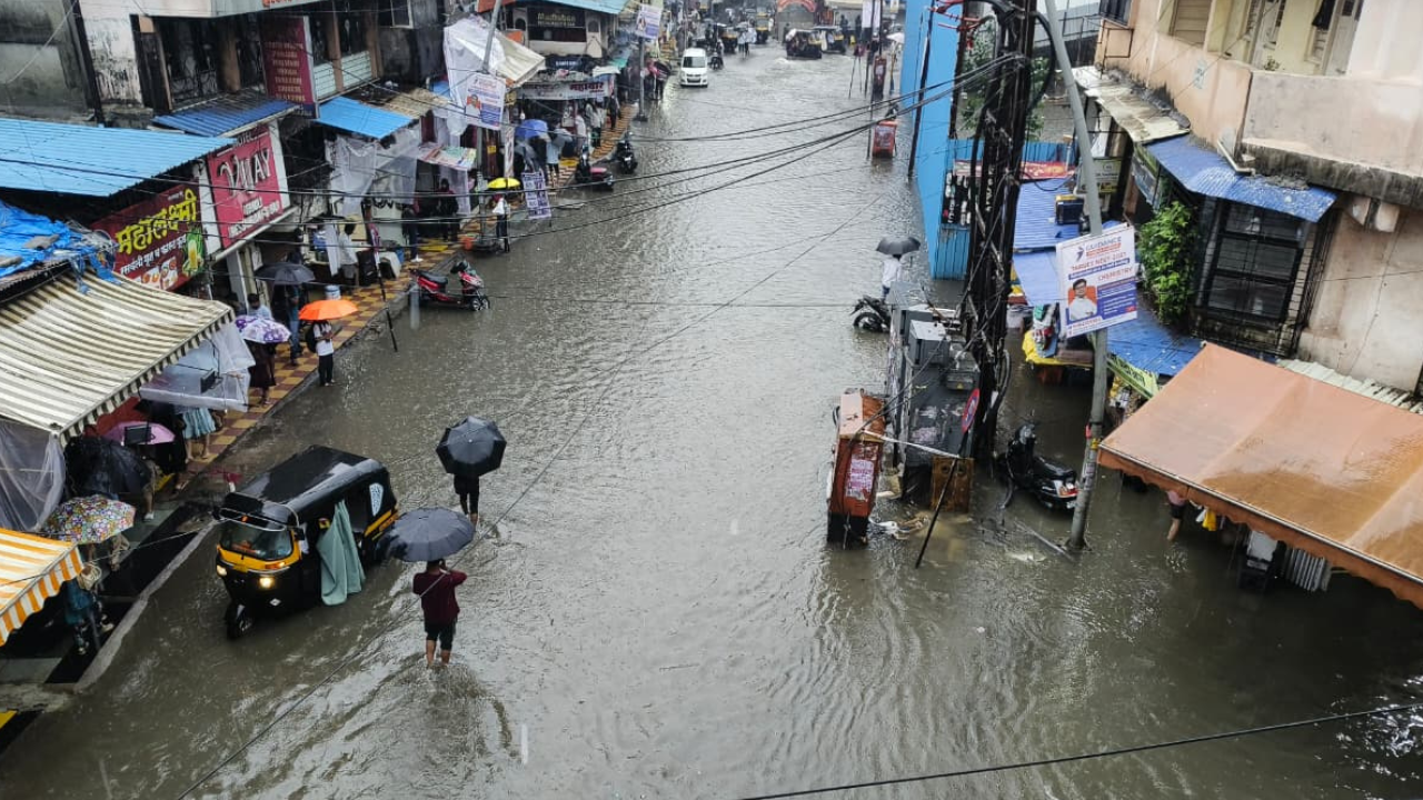 Mumbai Schools, Colleges Shut as Red Alert Issued for Extreme Rainfall