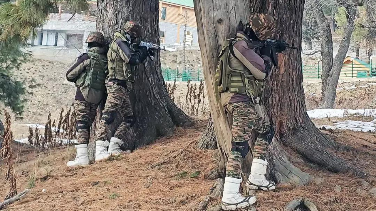 J&amp;K: Gunshots heard during search operation in Shopian