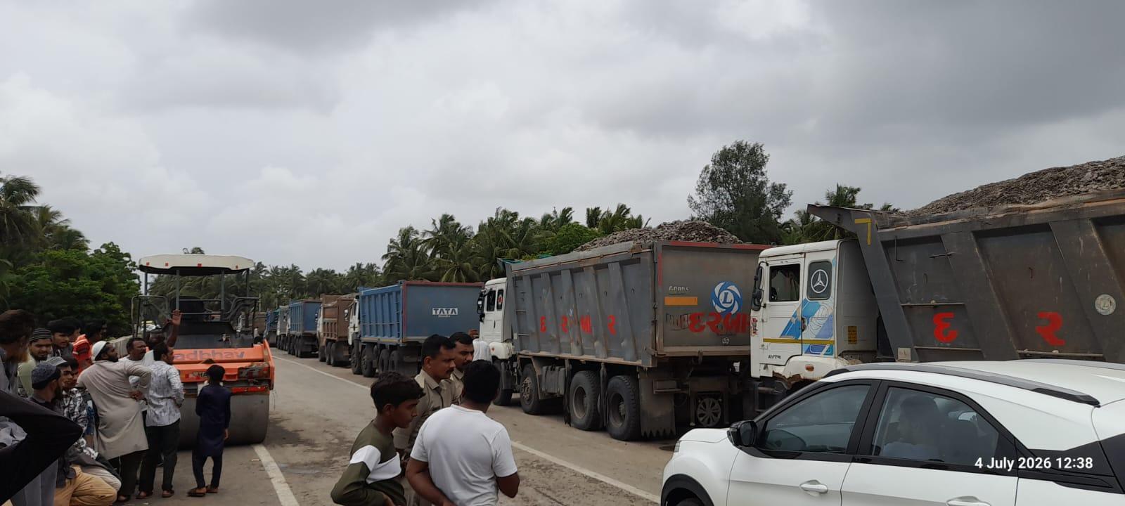 નેશનલ હાઈવે-51 પર વાહન વ્યવહાર પૂર્વવત (1).jpeg