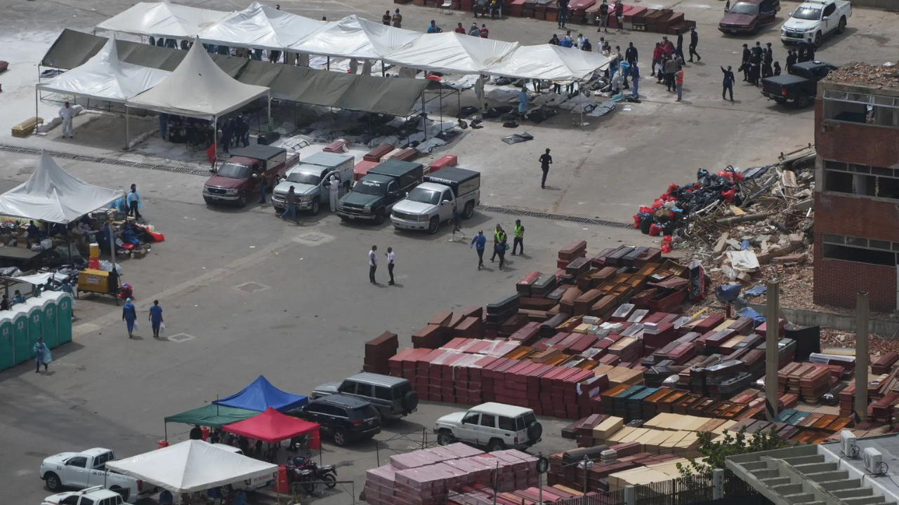 McDonald’s, bus station turn quake clinics in Venezuela