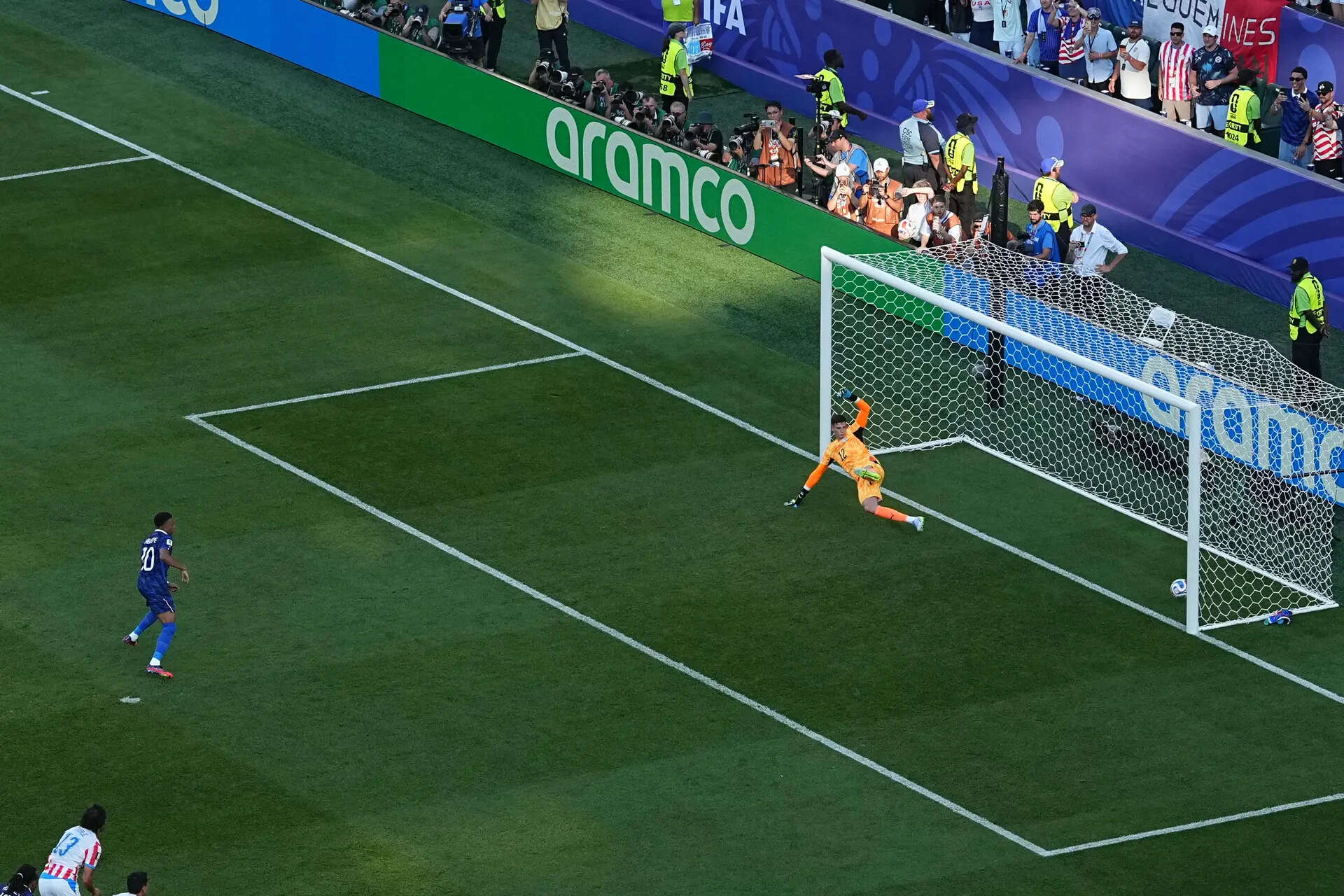 Kylian Mbappé of France scores 19th career World Cup goal, 1 behind Golden Boot rival Messi