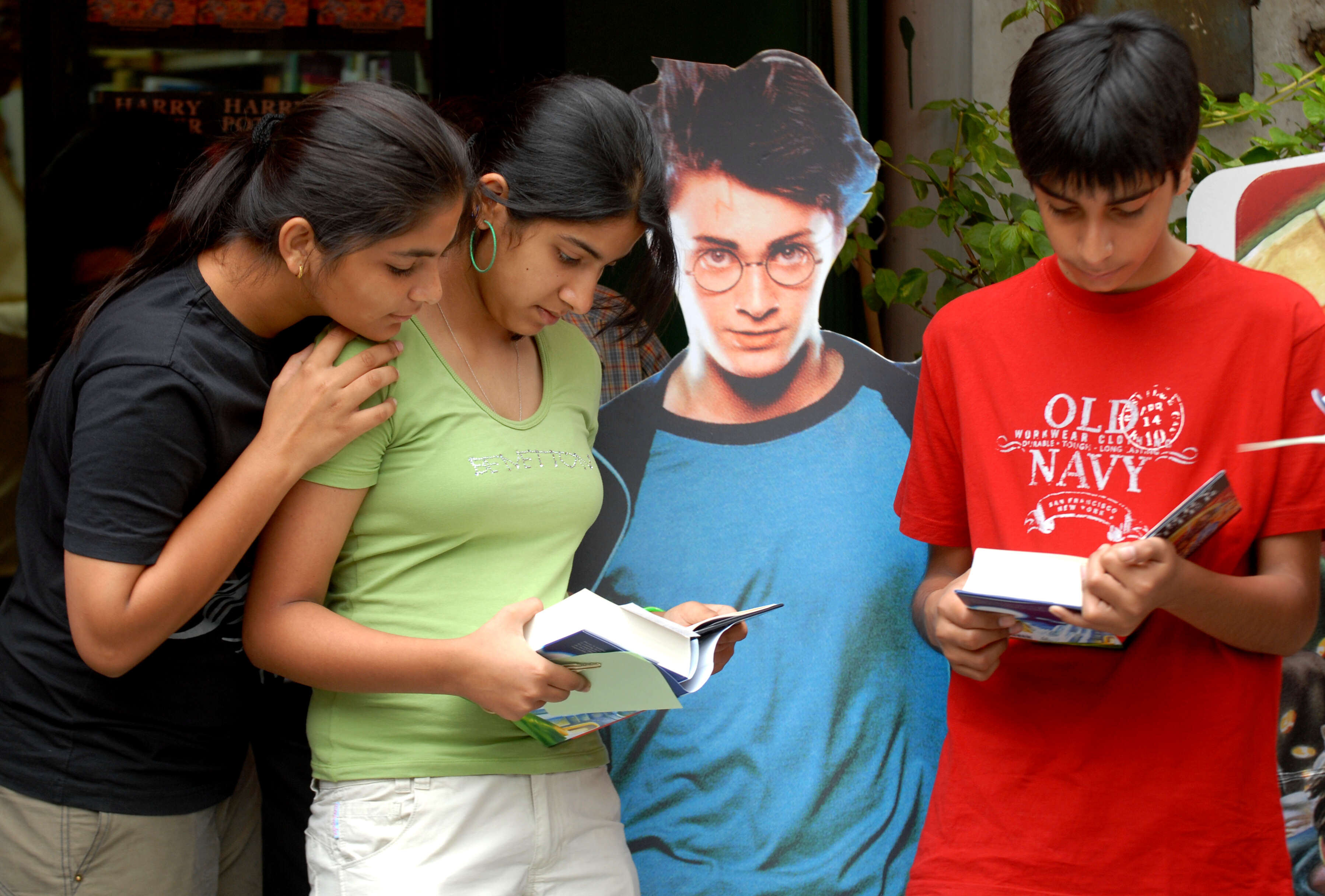 School children holding on to the last book of Harry Potter back in 2007 at Khan Market in Delhi. (TOI photo)