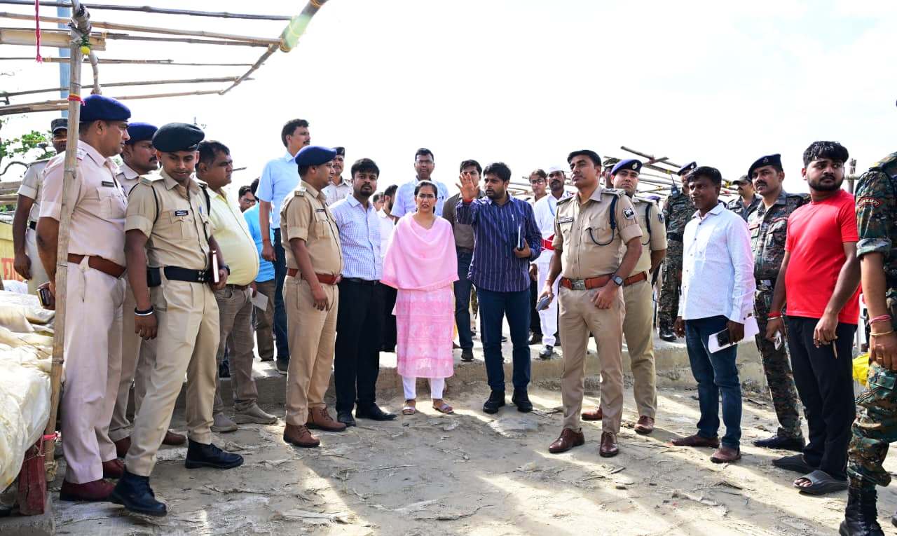 dbef5f78-670e-41a8-b9ed-d324d518253d_06.07.2026_BGP_PHOTO-1-District_Officials_Makes_Survey_Of_Various_Ganga_River_Ghats_To_Ensure_Peoples_Friendly_Pilgrimage_During_Month_Long_Shrawani_Mela.jpeg