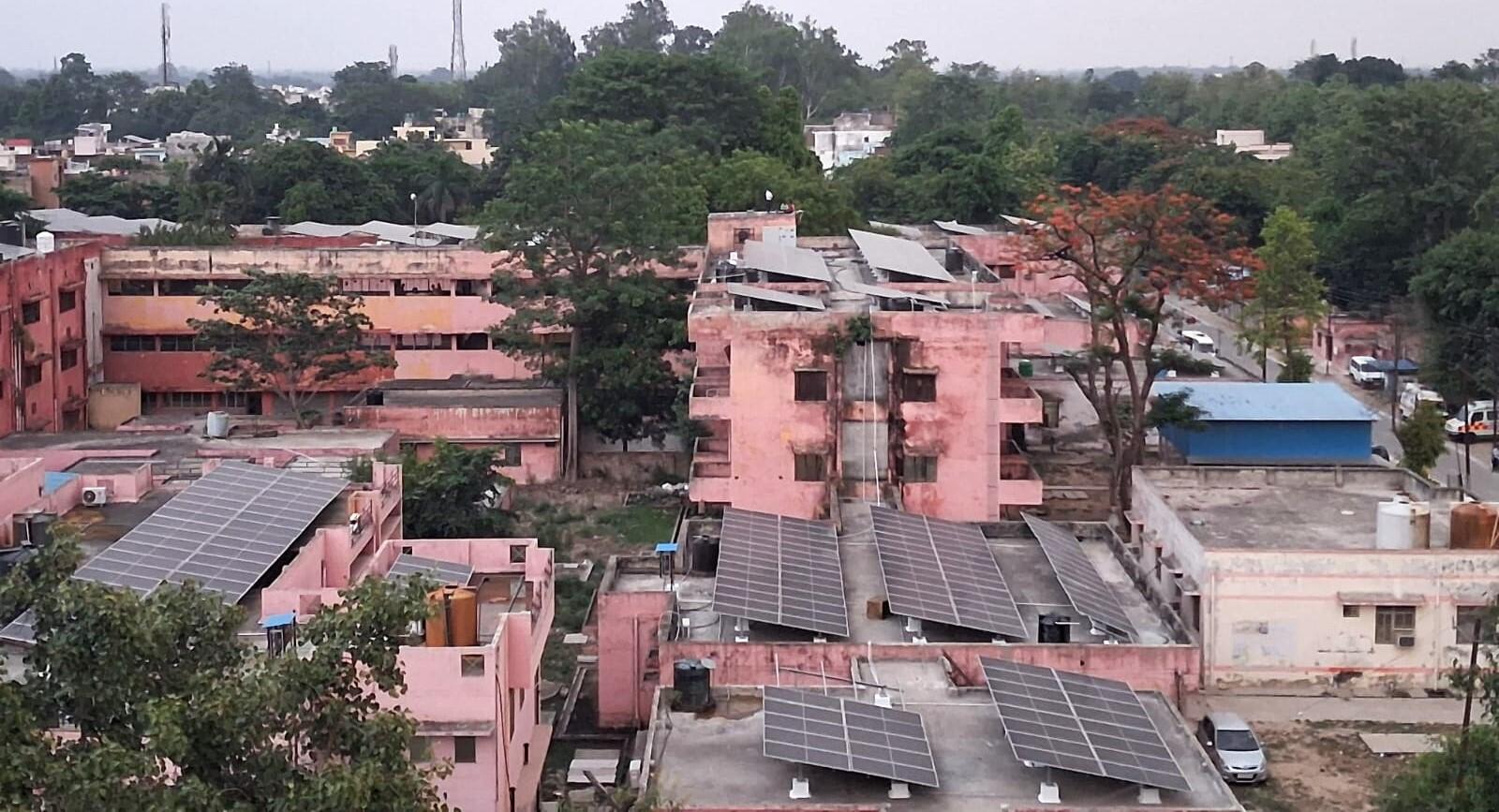 f6cdb494-7e48-4e66-bd81-ab5214be7e57_Solar_panels_on_district_hospital_building_roof.jpg
