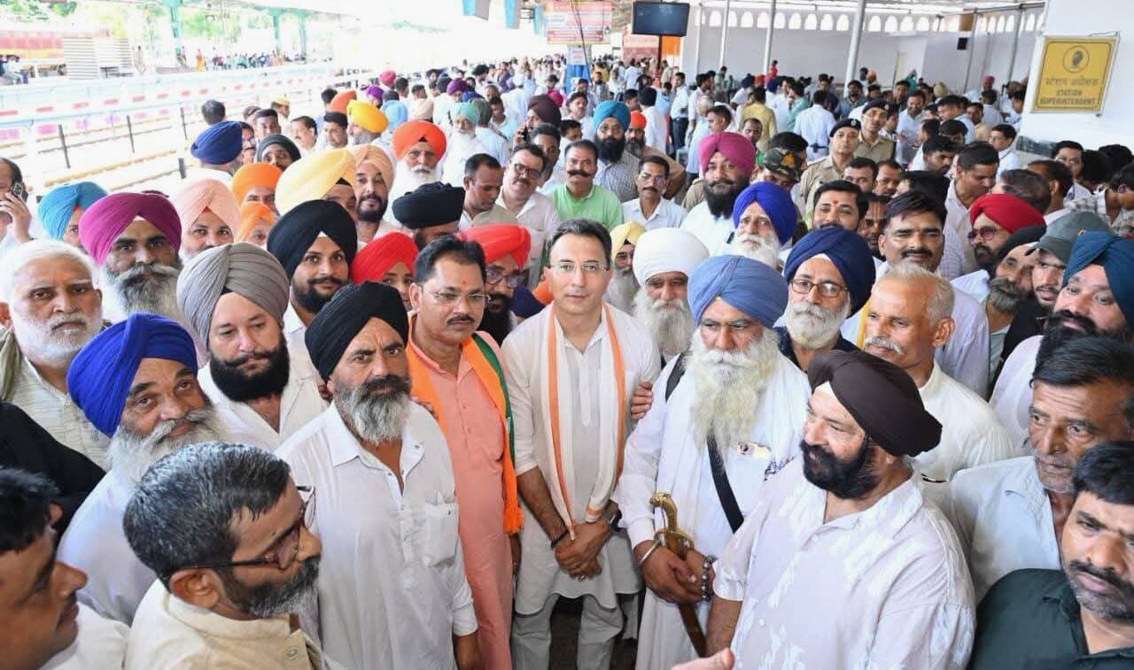 Attachment be5351cc-210b-4888-9f09-10d6a61da6e7_A_large_number_of_people_from_Sikh_community_attended_the_inaugual_ceremony_at_Pilibhit_junction..jpg