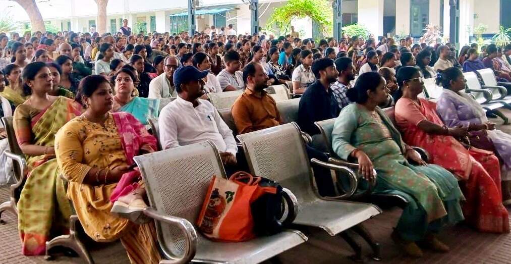 e1b659c7-8cb4-4b42-84a7-dc63a879e724_Newly_admitted_students_at_induction_meet_held_at_Magadh_Mahila_College_on_Monday.jpg