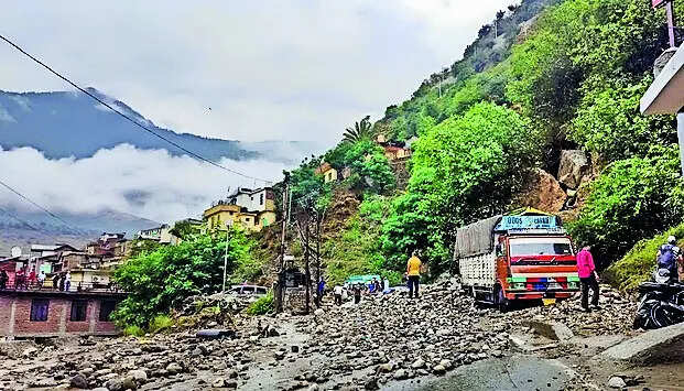 J&K: Heavy rain triggers landslide near Kwar power project site, blocks Doda-Kishtwar highway