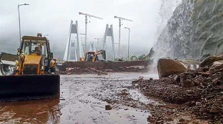 For hours, Pune cut off from Mumbai as rain hits highways, buses and railway tracks