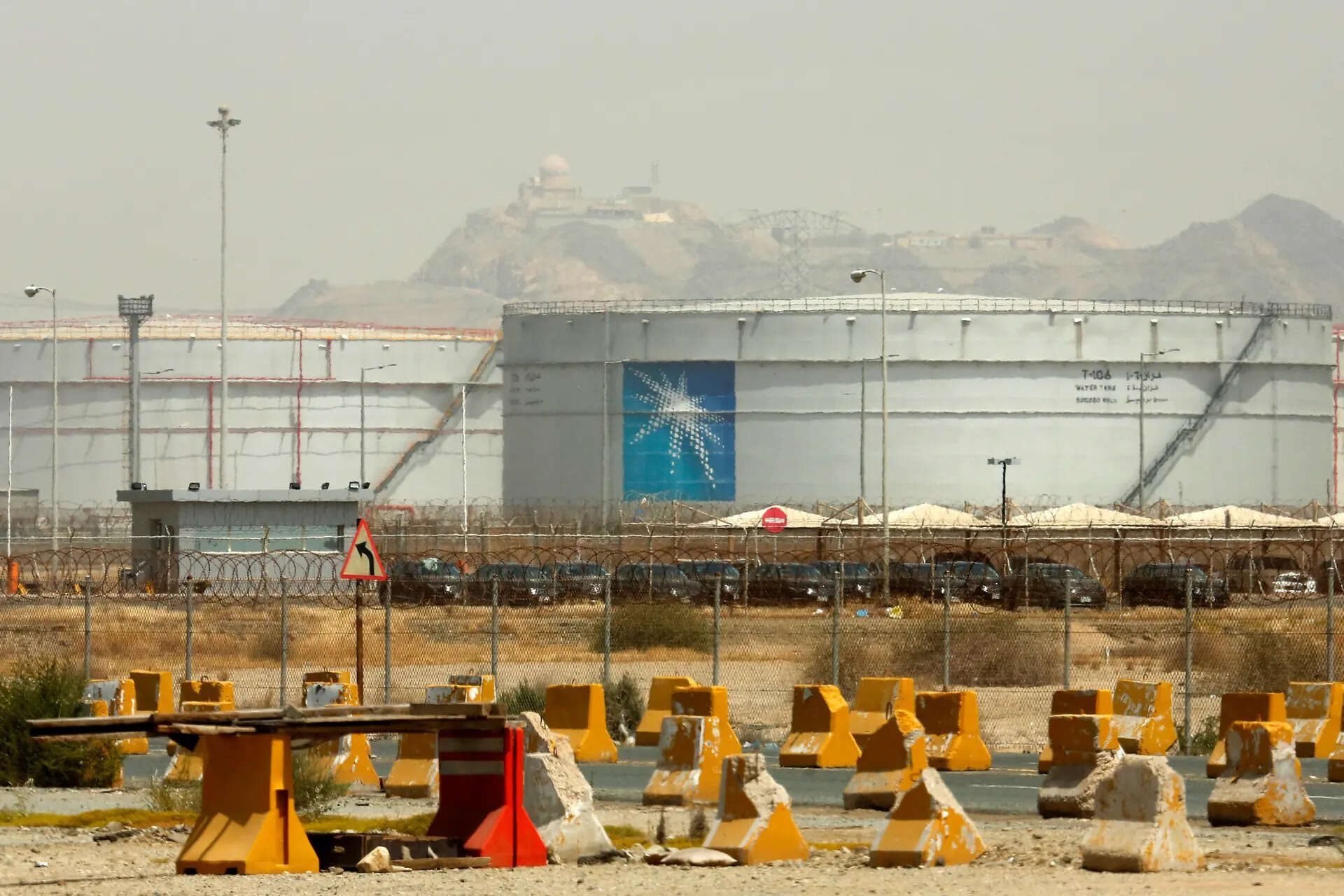 Saudi Arabia effects deepest crude price cut in 26 years