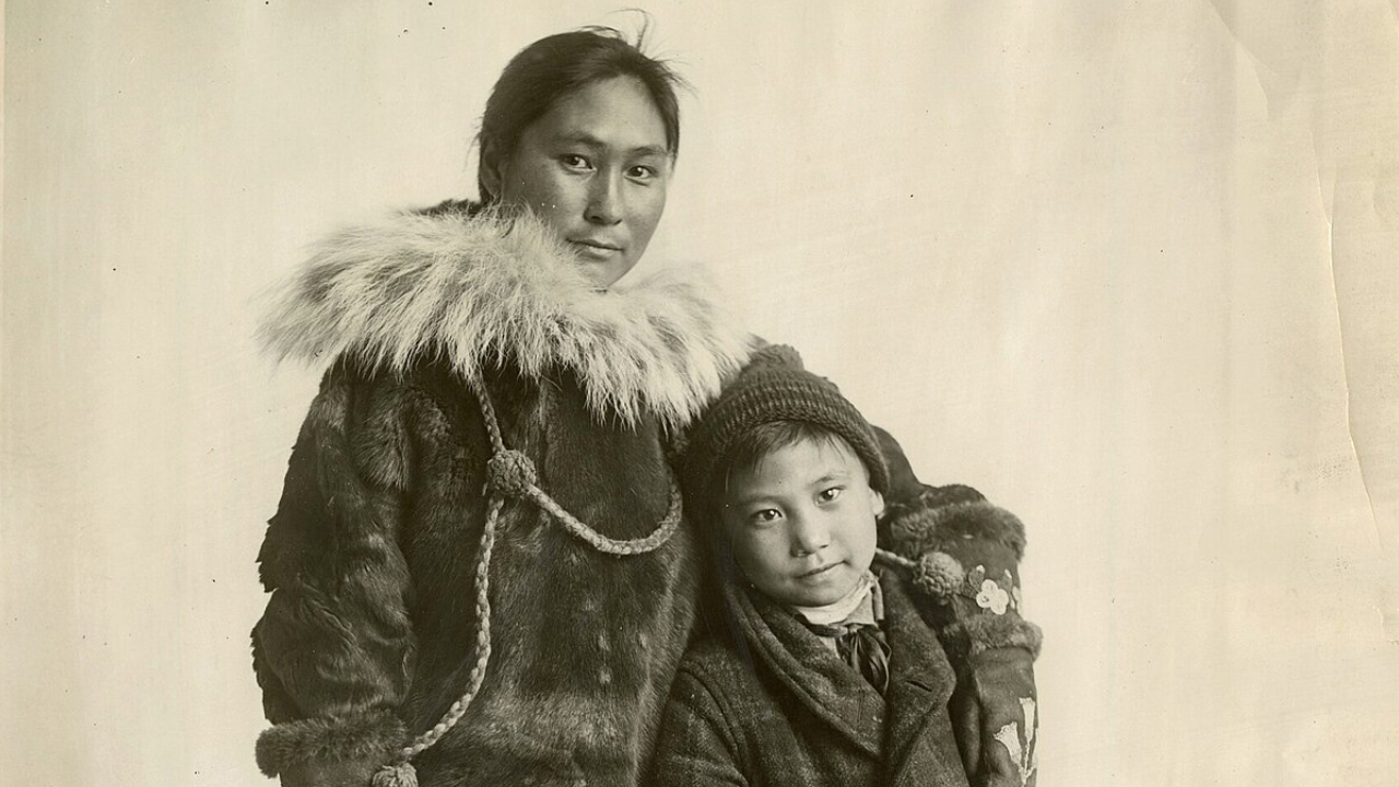 Ada Blackjack with her son Bennett, 1923 | Wikimedia Commons Ada Blackjack with her son Bennett, 1923 | Wikimedia Commons