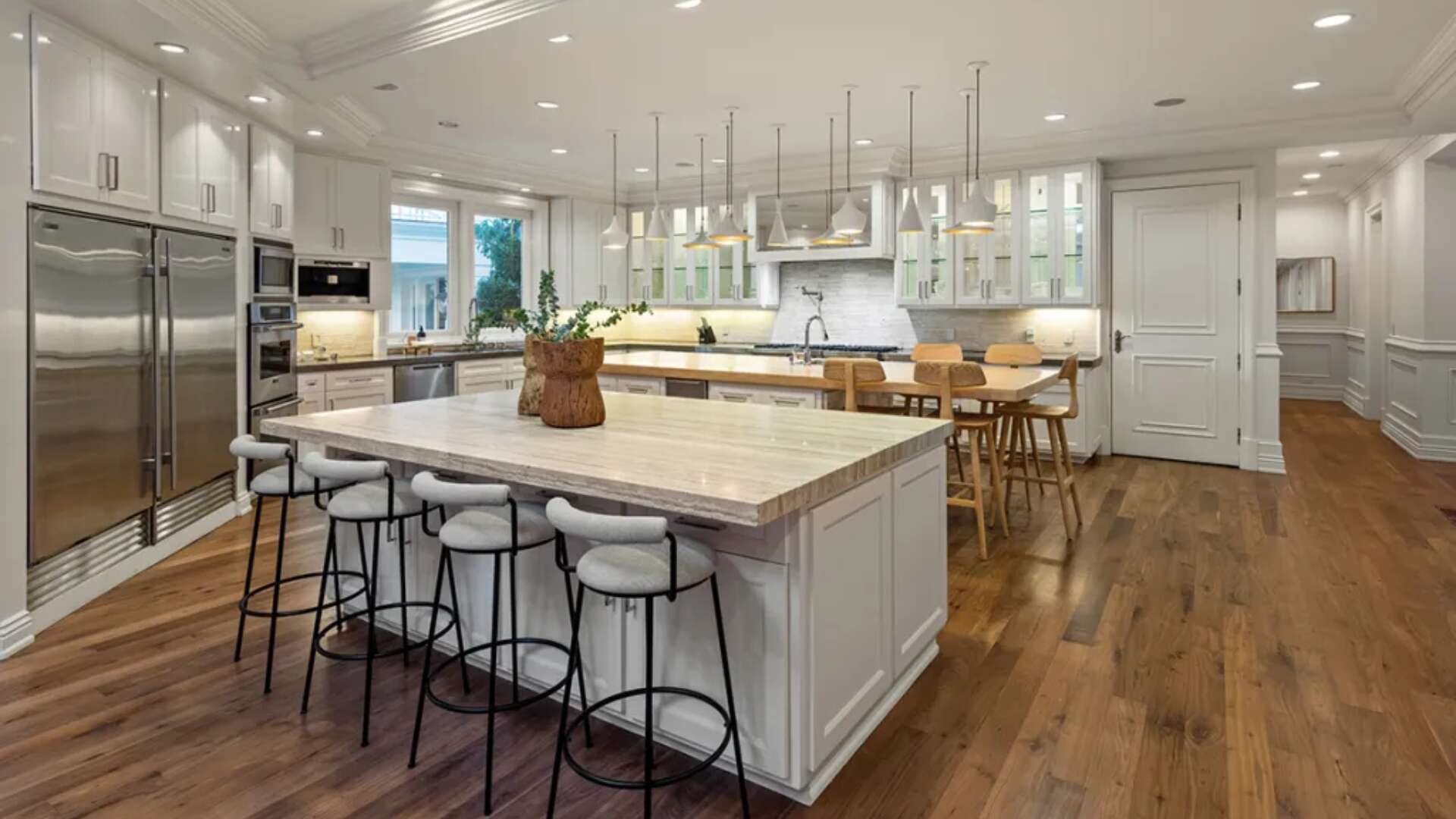Instagram/ mansion rentals Instagram/ mansion rentals