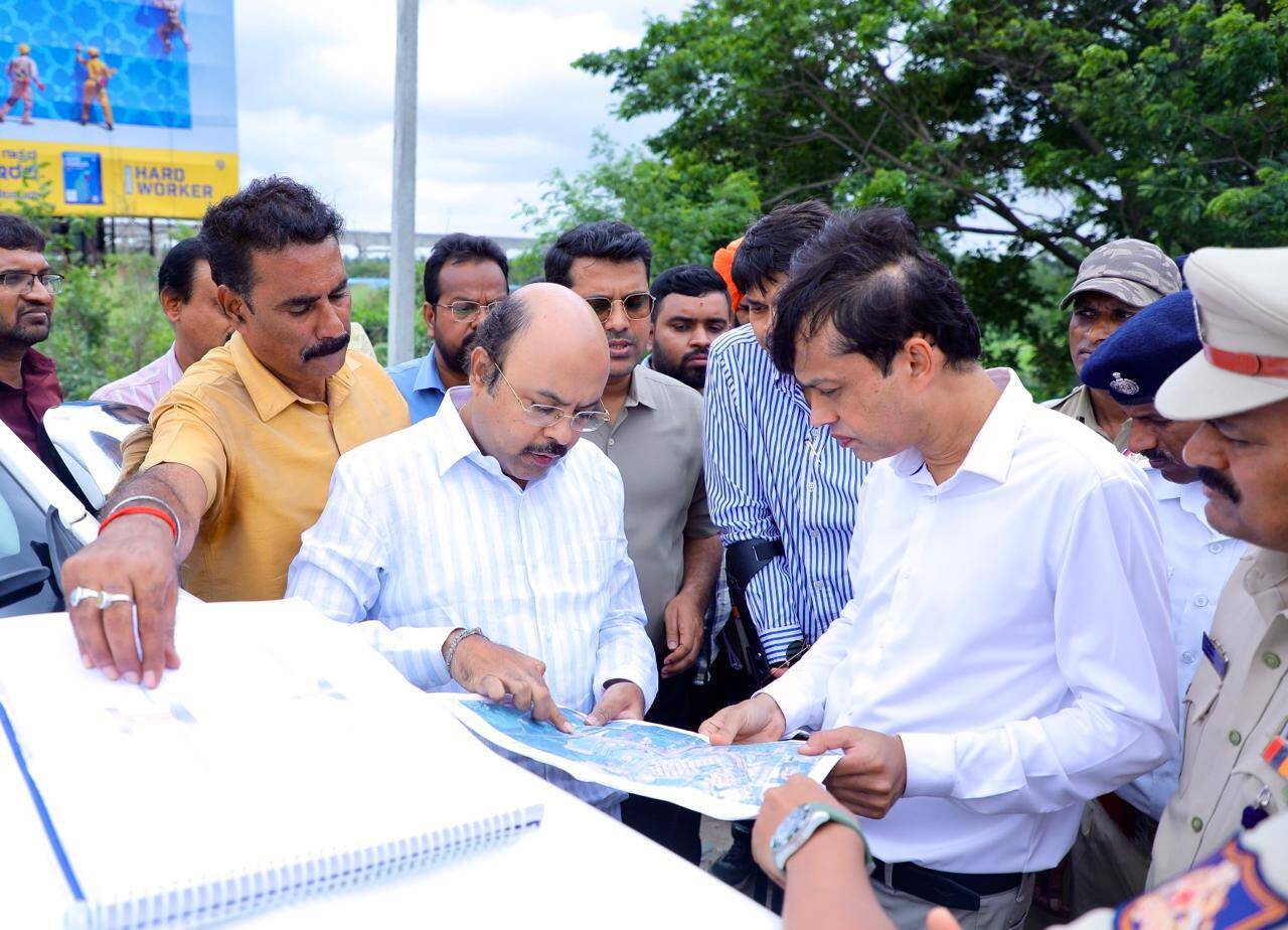 Yathindra reviews flyover work and urges quality control